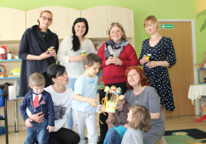 Wielkanocne spotkanie - jajek malowanie w gr. II