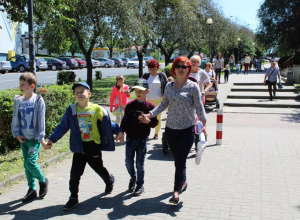 Dzień Dziecka z barwnym korowodem