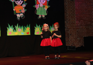 XXVII Festiwal Piosenki Dzieci Niepełnosprawnych - występ dzieci z zaprzyjaźnionych przedszkoli