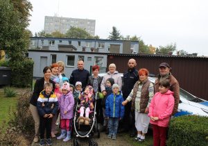 Zdjęcie grupowe ze spotkania z funkcjonariuszami Policji