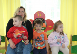 Ania, Antoś i Wiktor z p. Anią w trakcie spotkania