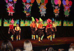 XXVII Festiwal Piosenki Dzieci Niepełnosprawnych - występ dzieci z zaprzyjaźnionych przedszkoli