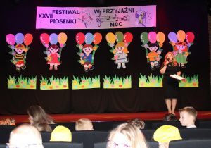 XXVII Festiwal Piosenki Dzieci Niepełnosprawnych - powitanie uczestników przez Panią dyrektor Przedszkola Specjalnego Nr 1 w Łodzi