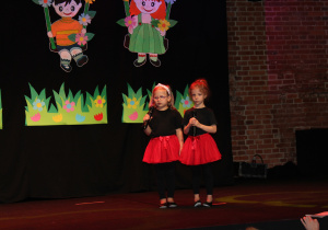 XXVII Festiwal Piosenki Dzieci Niepełnosprawnych - występ dzieci z zaprzyjaźnionych przedszkoli