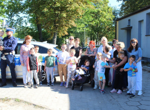 "Bezpieczna droga do przedszkola" - zajęcie otwarte z udziałem funkcjonariuszy Policji